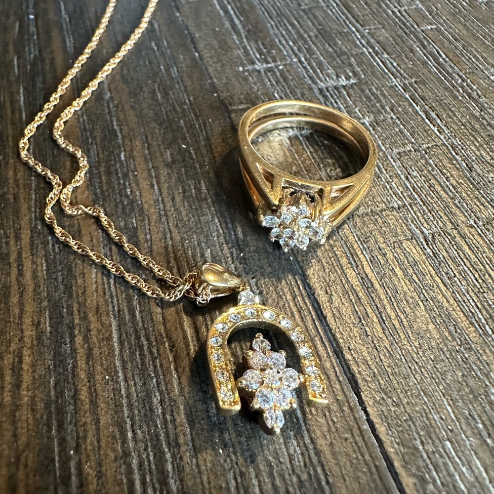 Reversible ring with reversible necklace